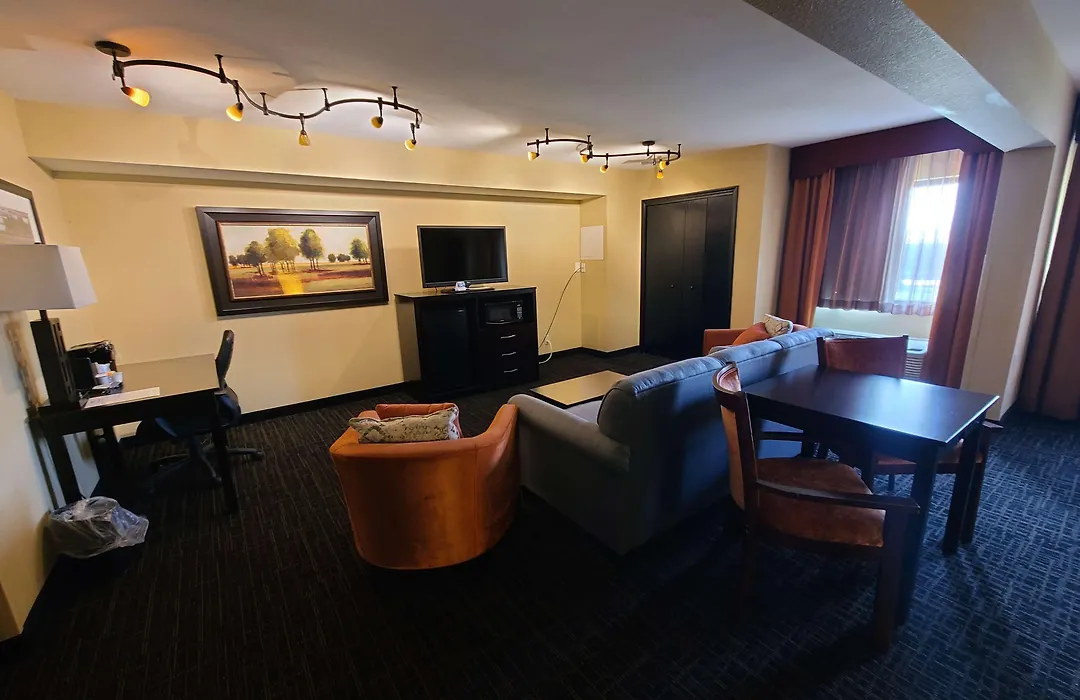 Best Western Plus North Platte Inn & Suites-1