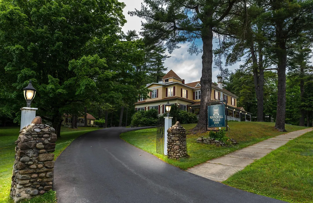 Rockwell Falls Inn And Wine Bar-1