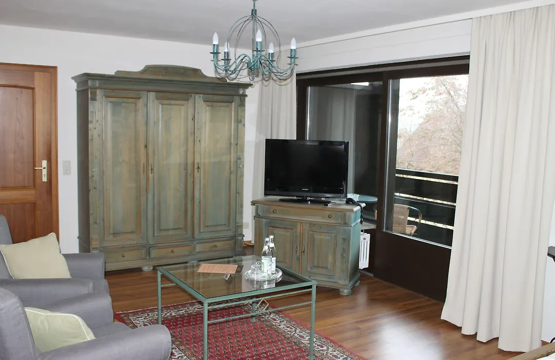 Hotel Garni Bellevue-1