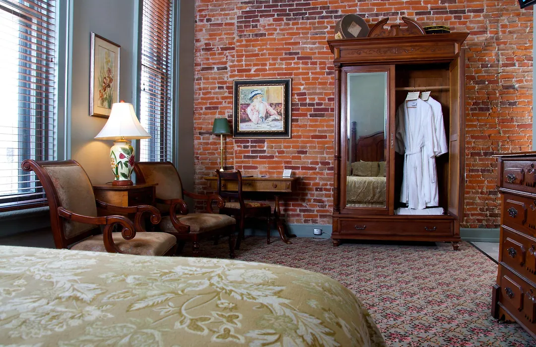 The Black Hawk Hotel-1