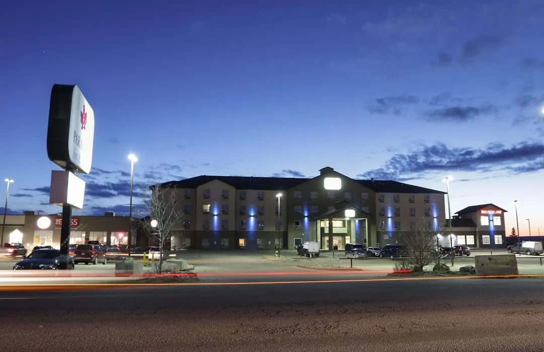Paradise Inn And Suites-1