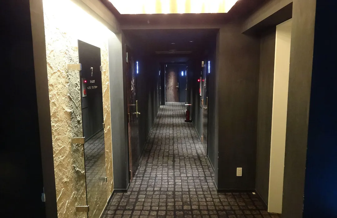 The Wall Hotel-1