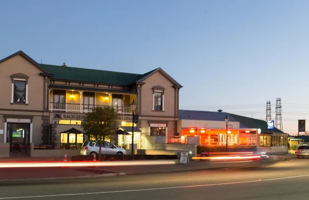 Racecourse Hotel And Motor Lodge-1