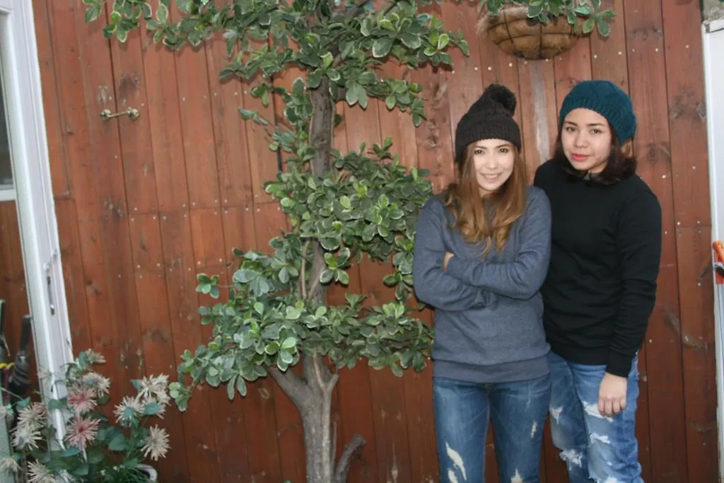 Crib 49 Guesthouse - Foreigner Only-1