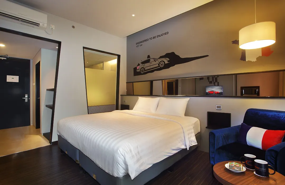 Cabin Hotel-1