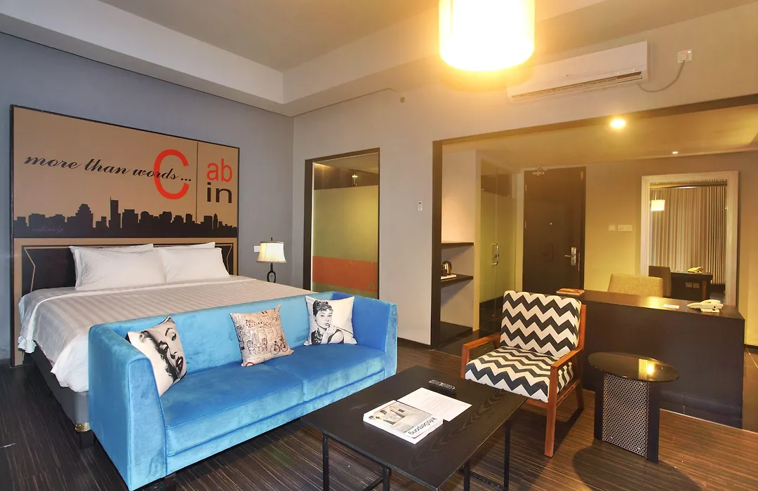 Cabin Hotel-1