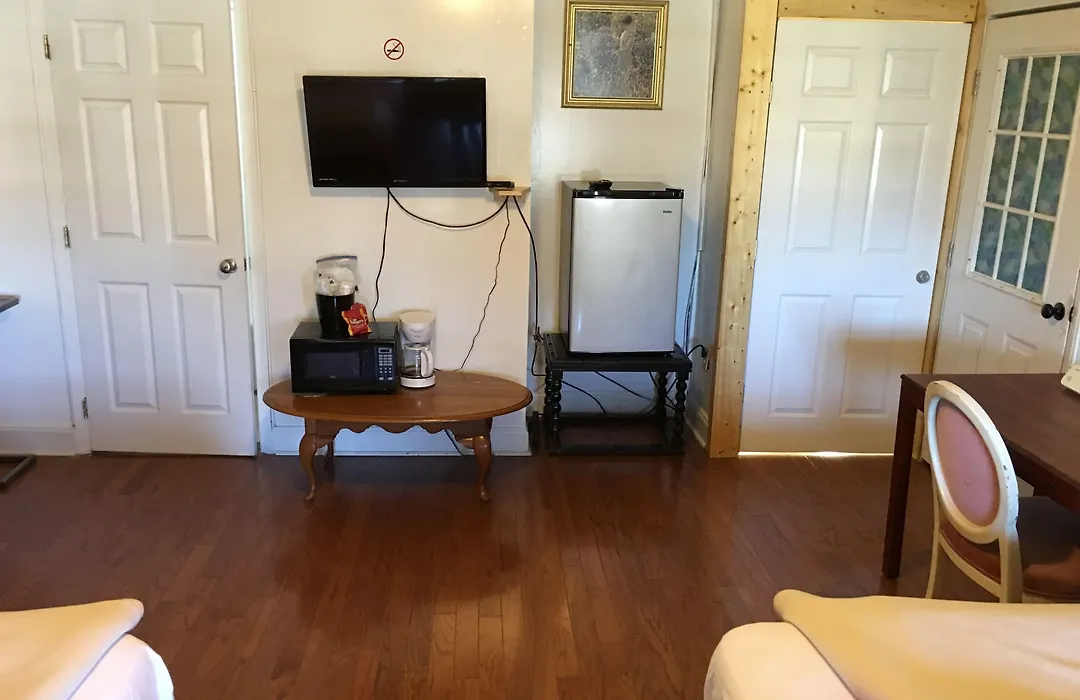Dixie Plaza Hotel-1