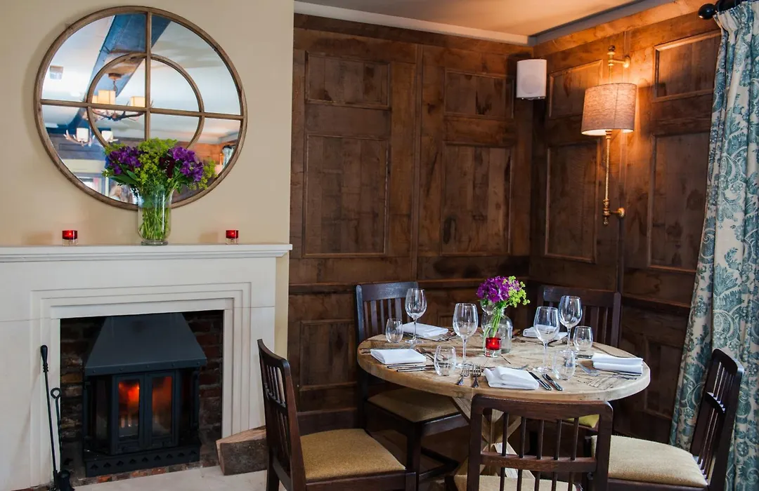 The White Hart, Overton-1
