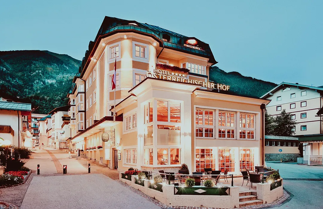 Österreichischer Hof-im Bademantel direkt in die Alpentherme-1