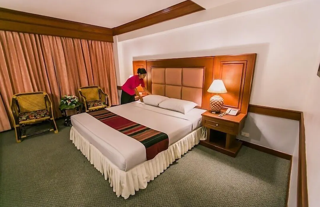 Raya Grand Hotel-1