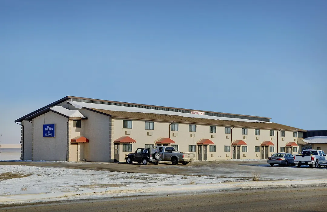 Nova Inn Kindersley-1