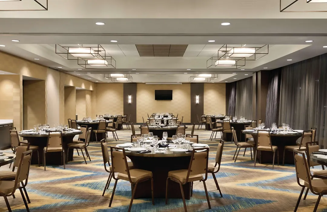 Hilton Garden Inn Calgary Downtown-1