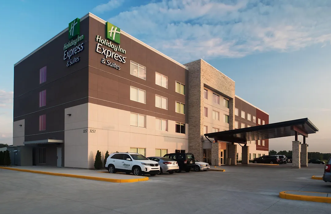 Holiday Inn Express & Suites Kingdom City By Ihg-1