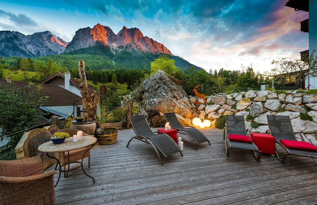 Bayern Resort Hotel - Adults Only - Mit Zugspitzblick - Eibsee-Naehe - Wellnessbereich - Naturpool Im Sommer-1
