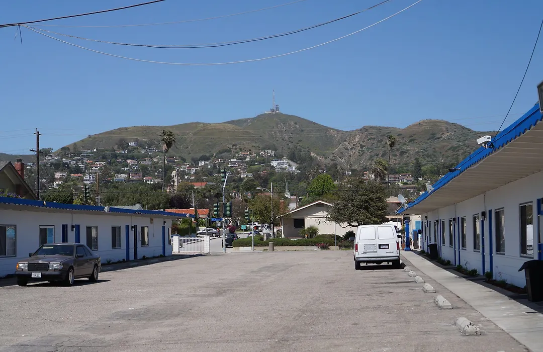 White Caps Motel-1