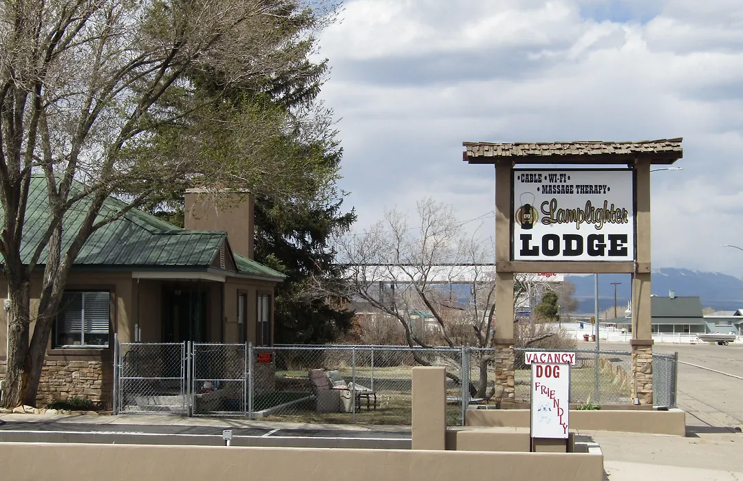Lamplighter Lodge-1