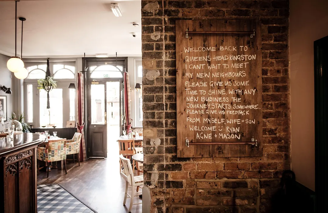 The Queen'S Head-1