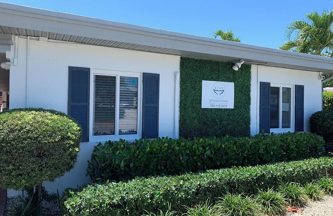 4145 By The Sea Inn & Suites-1