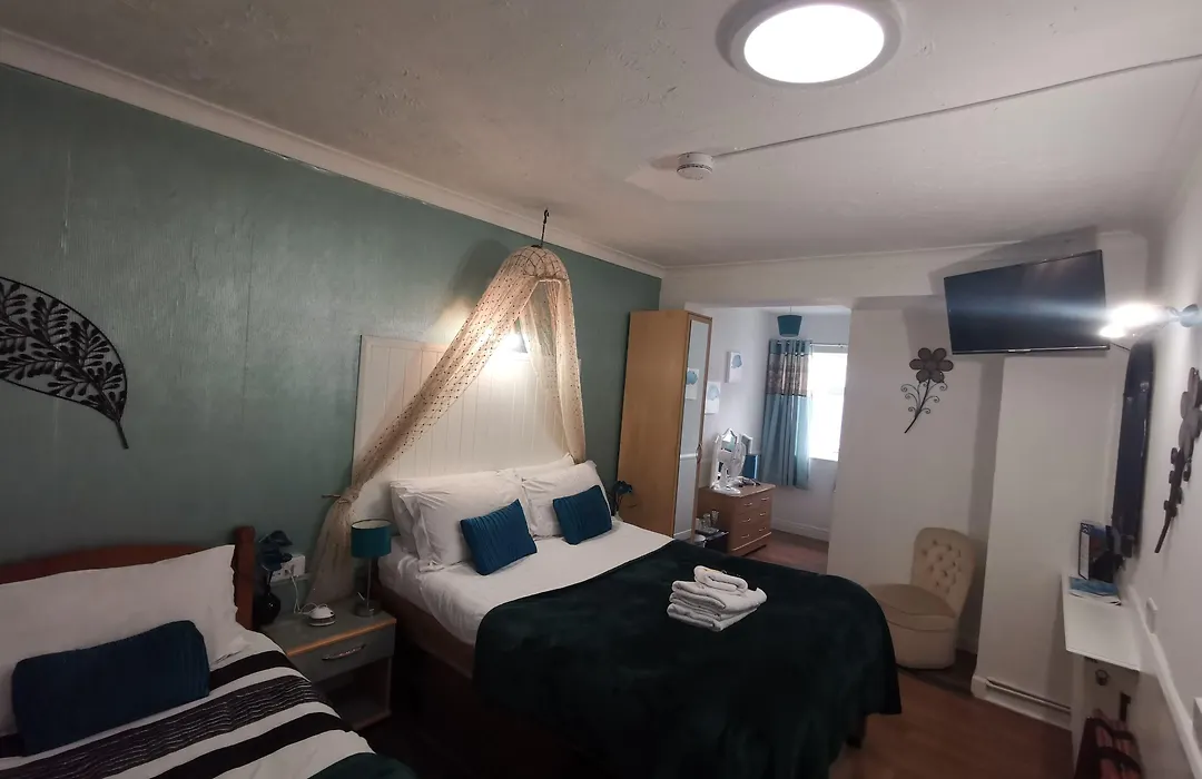 Aquarius B&B-1