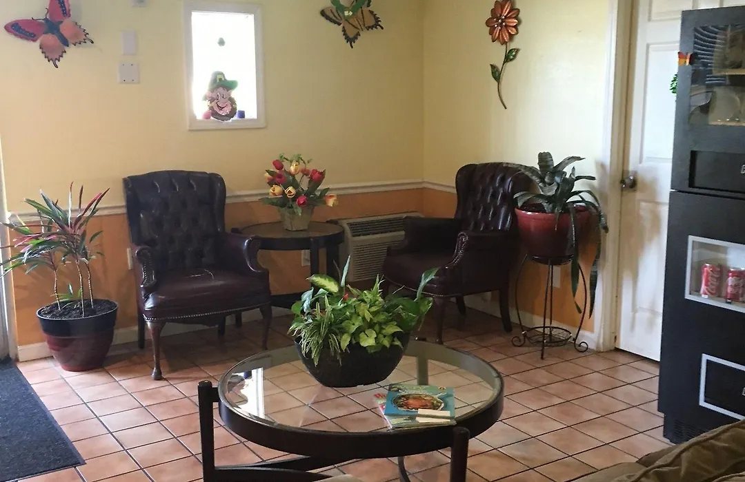 Regency Inn & Suites-1