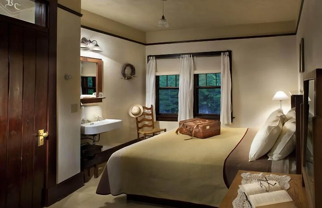 Belton Chalet-1