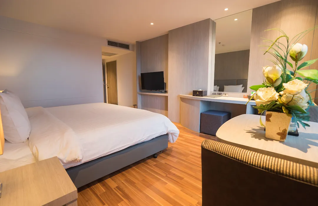 New Season Square Hotel-1