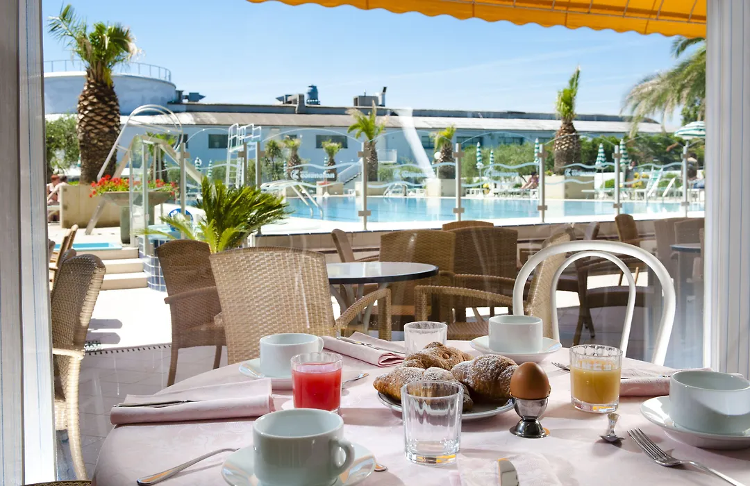 Hotel Cormoran-1