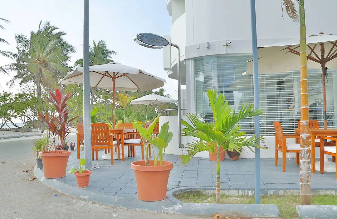 Airport Beach Hotel-1