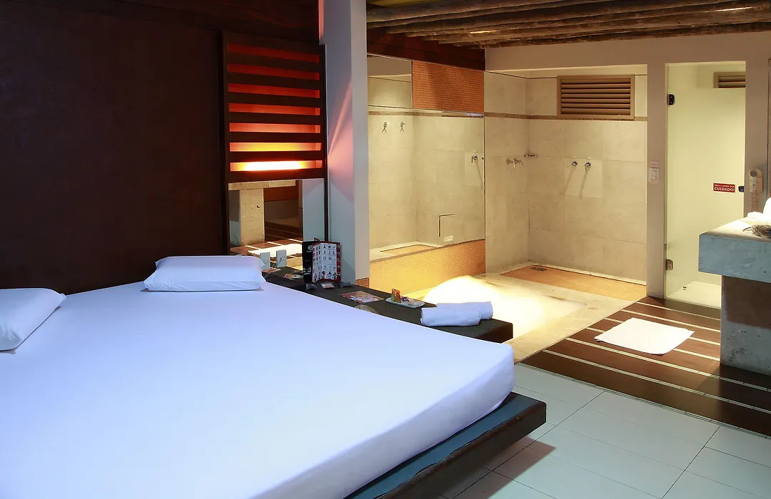 Assahi Motel (Adults Only)-1
