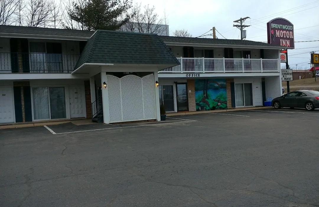 Brentwood Motor Inn-1