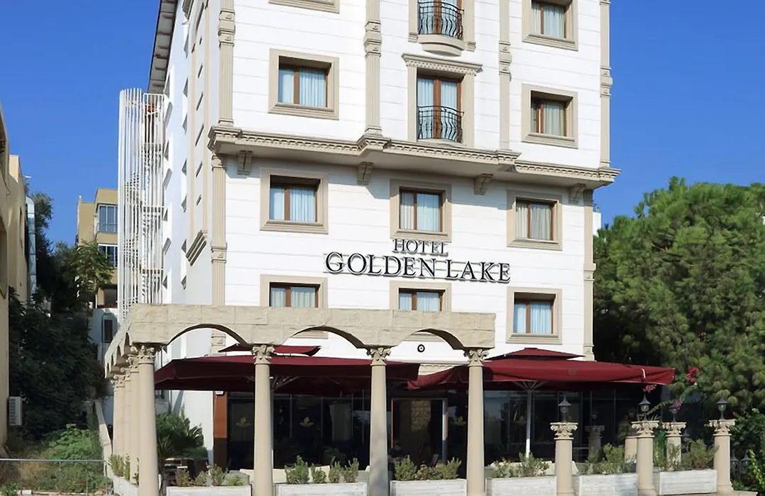 Golden Lake Hotel-1