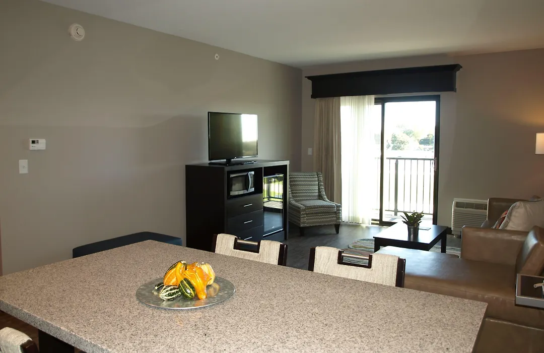 Hotel At Batavia Downs-1