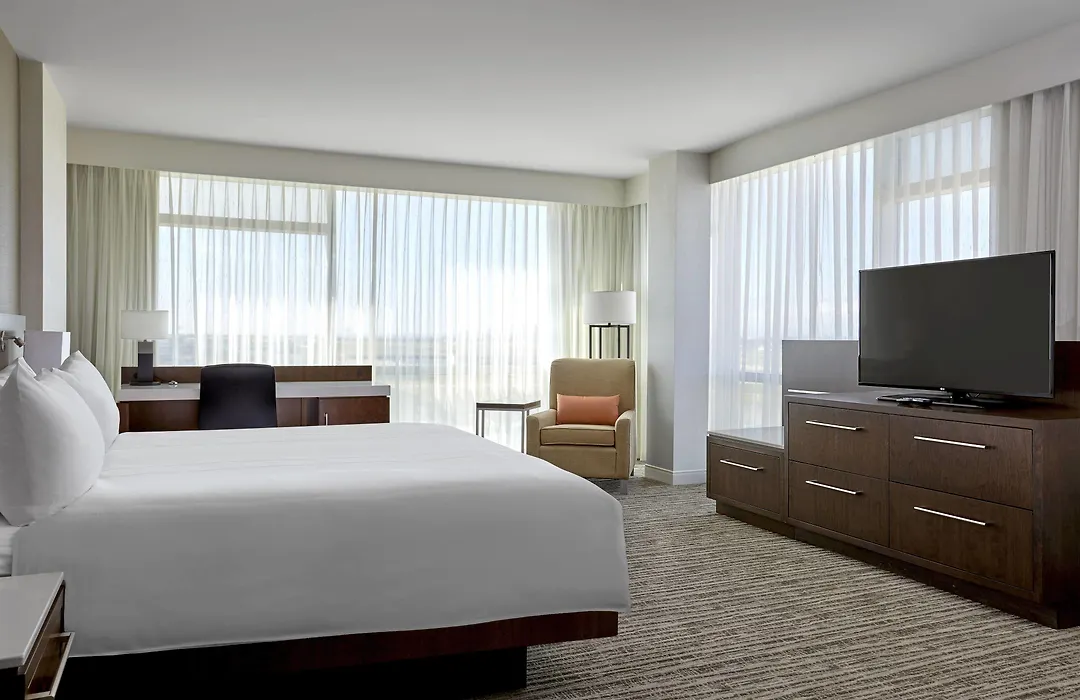 Calgary Airport Marriott In-Terminal Hotel-1