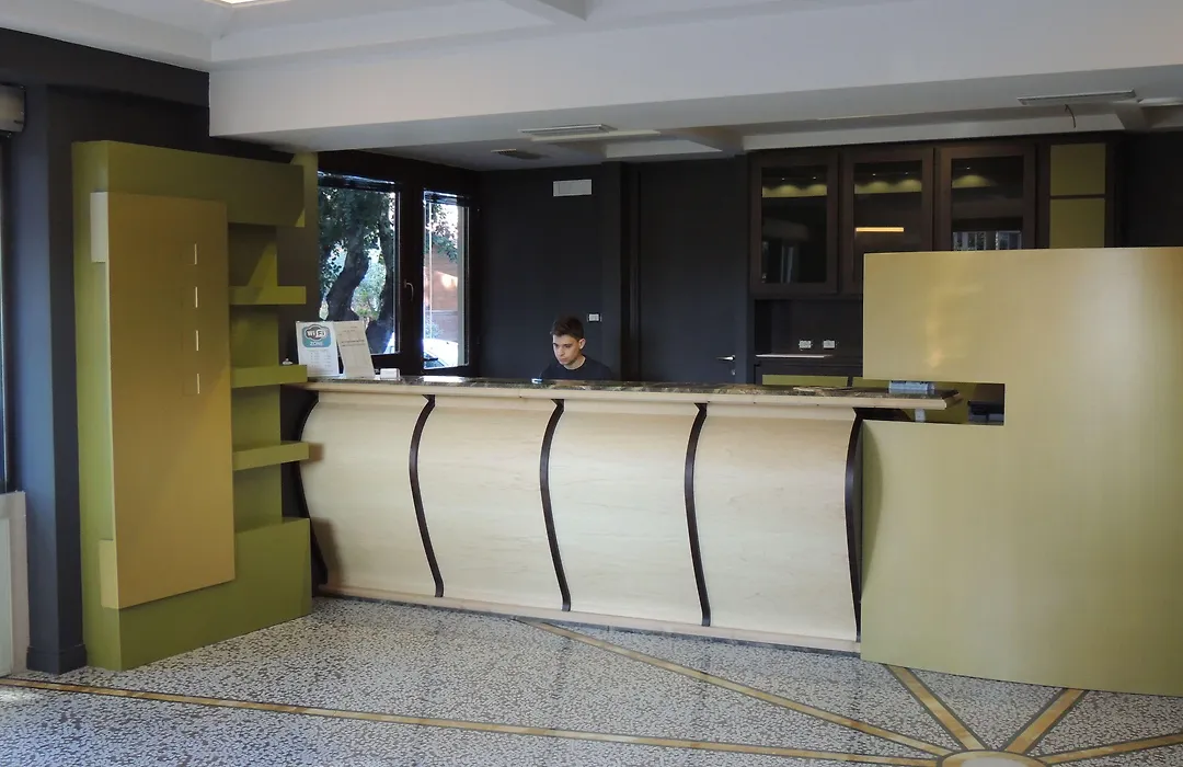 Hotel Zeus-1