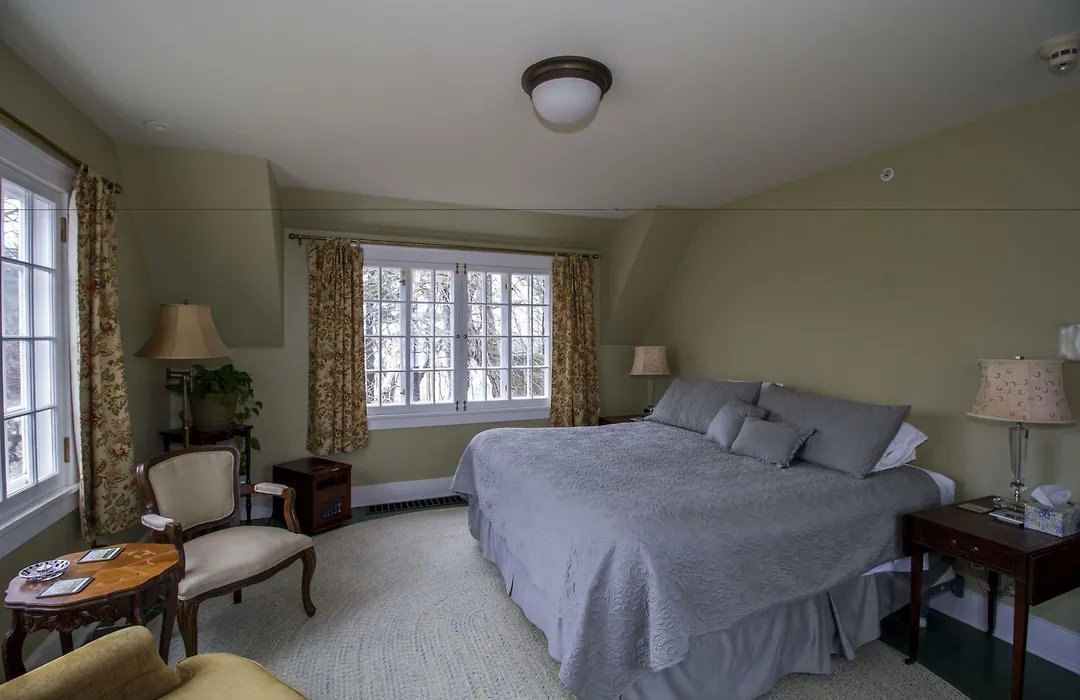 Four Mounds Inn-1
