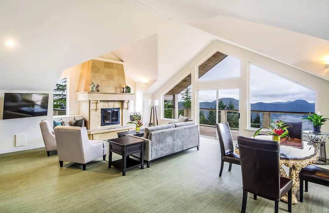 Villa Eyrie Resort-1