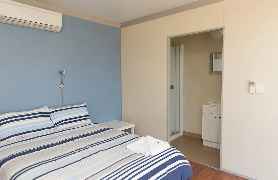 Merinda Village Hotel-1