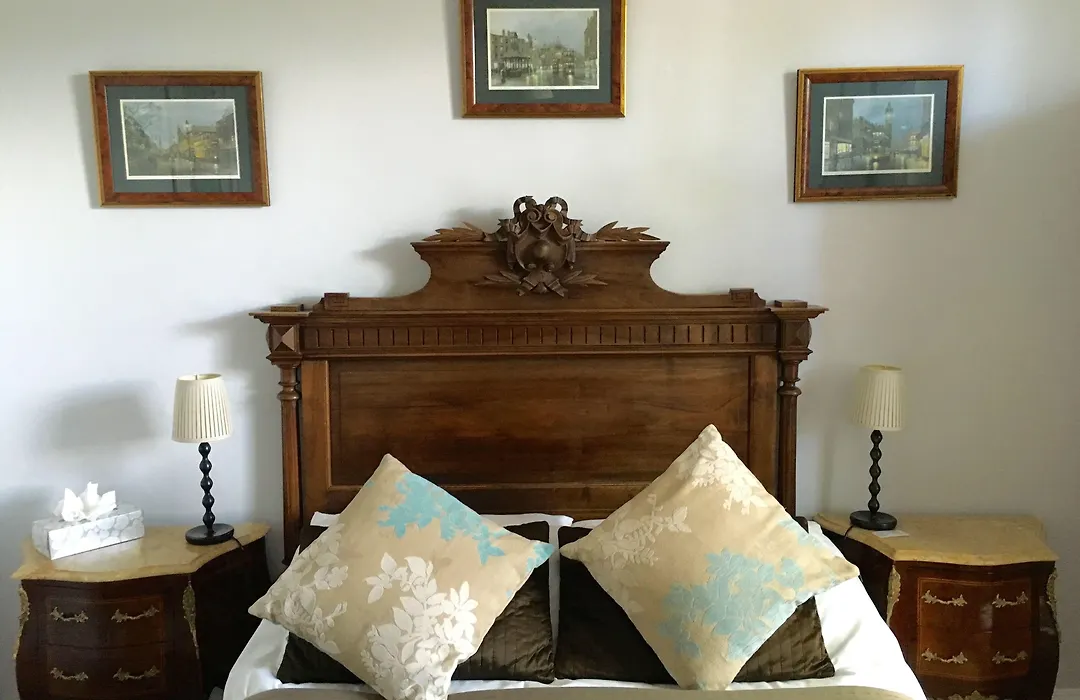 The Alamo Guest House-1