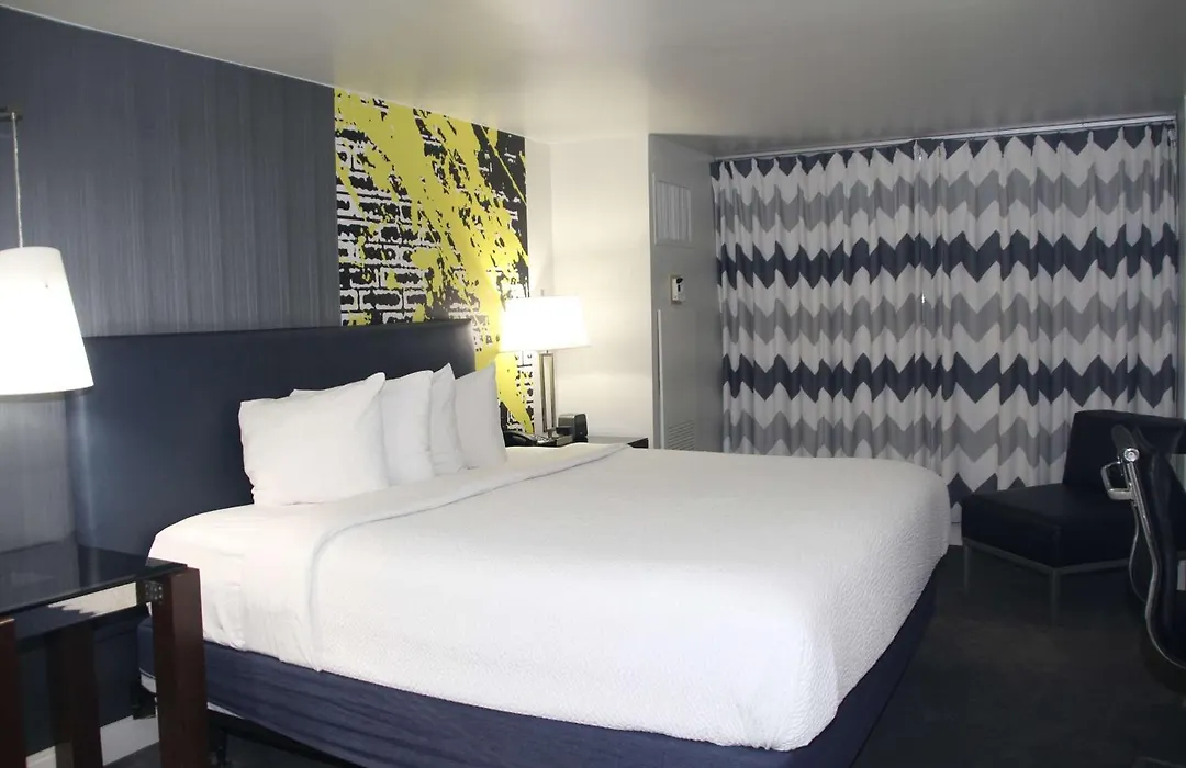 Comfort Inn & Suites Baltimore Inner Harbor-1