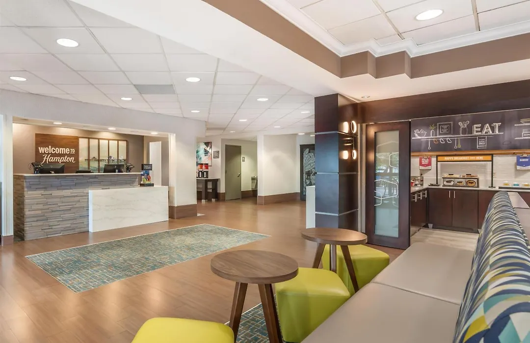Hampton Inn Fort Myers-Airport & I-75-1