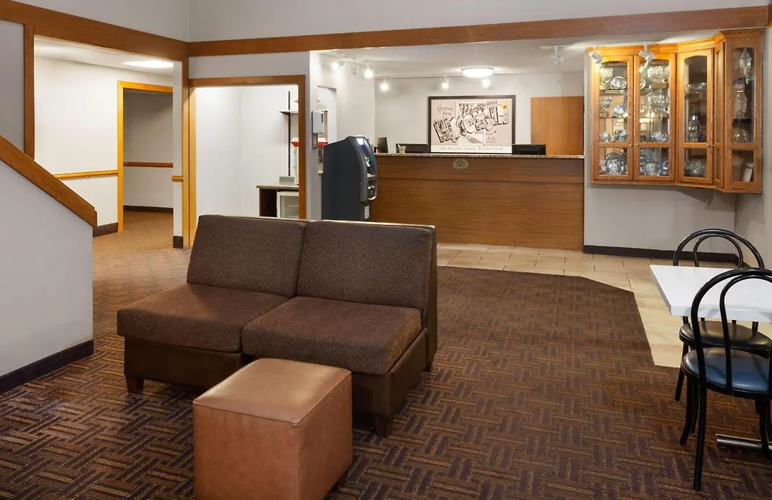 Super 8 By Wyndham Green Bay Near Stadium-1