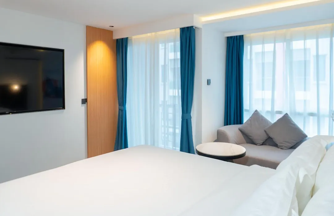L-Seven Hotel-1