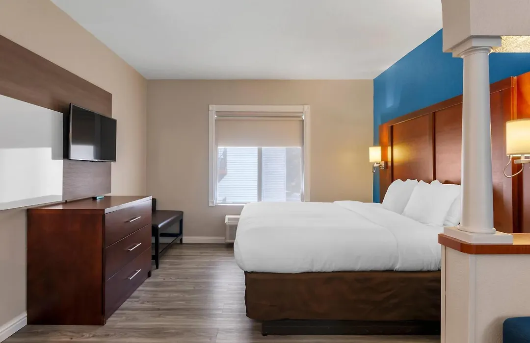 Comfort Suites St Charles-St Louis-1