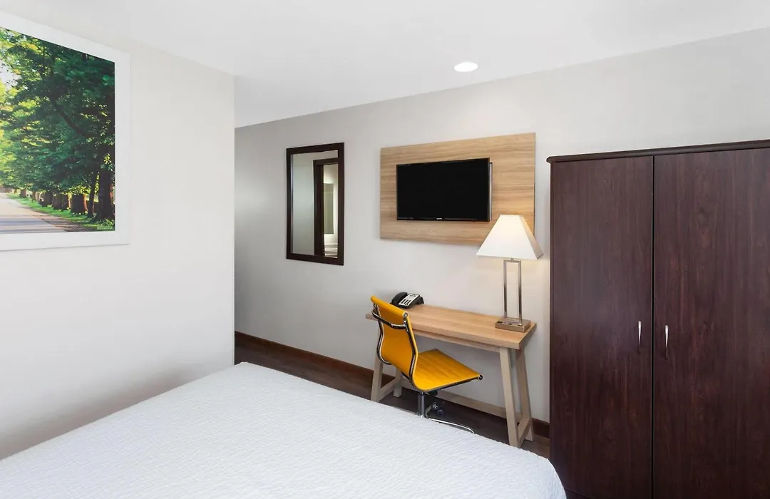 Days Inn & Suites By Wyndham Spokane Airport Airway Heights-1