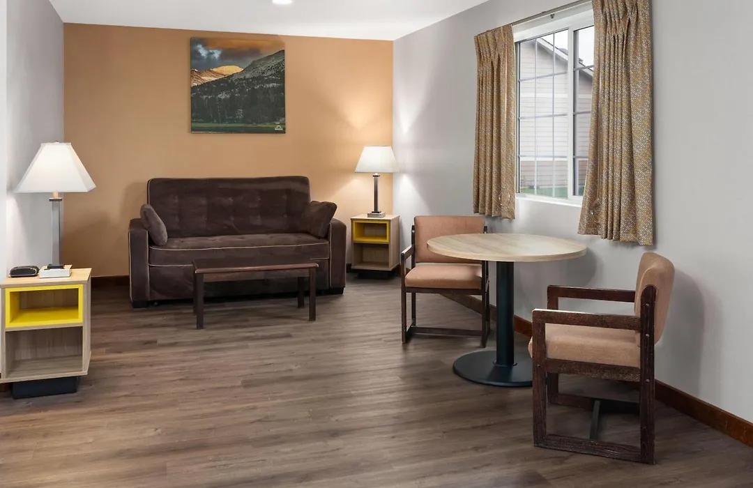 Days Inn & Suites By Wyndham Spokane Airport Airway Heights-1