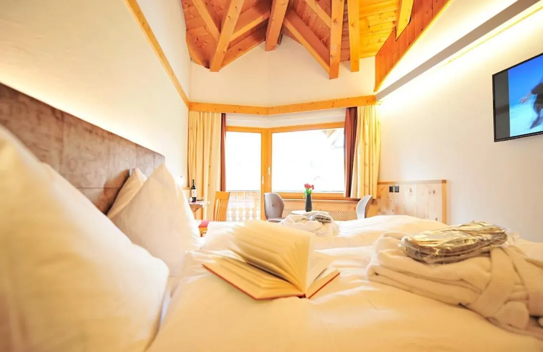 Country Wellnesshotel Bündnerhof-1
