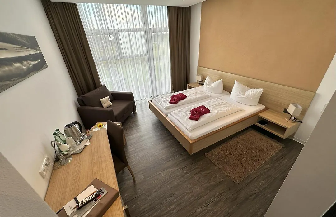 Reit- und Sporthotel Eibenstock-1