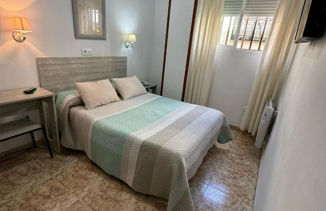 Hostal Argentina En Caceres-1