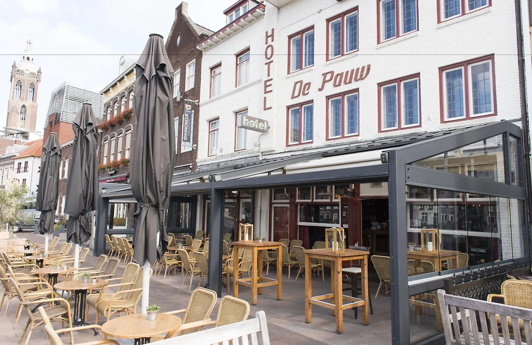 Hotel En Grand Cafe De Pauw-1