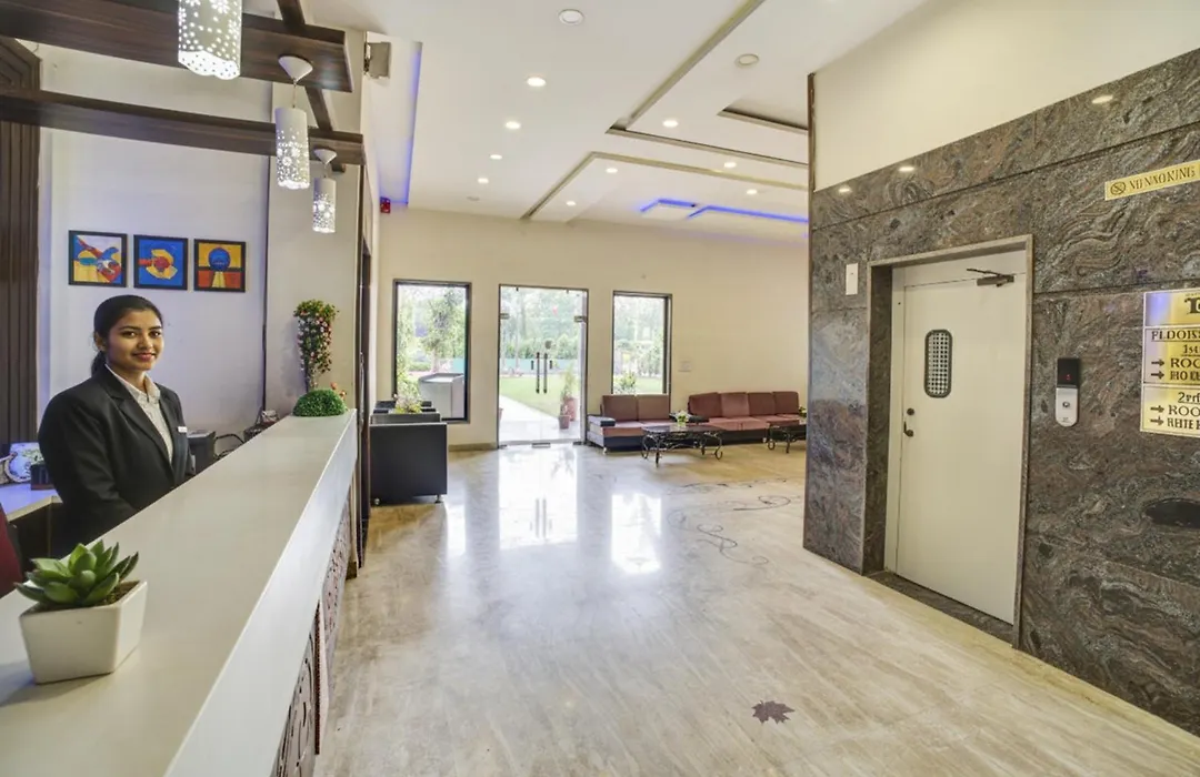 Fabhotel Bee Town - Ab Road-1